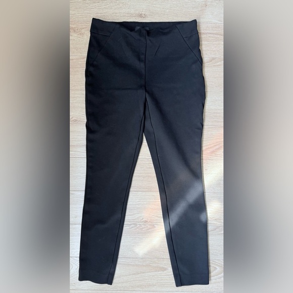 3/$30 - REITMANS Classic Black Skinny Pants - Modern Stretch - Picture 2 of 7